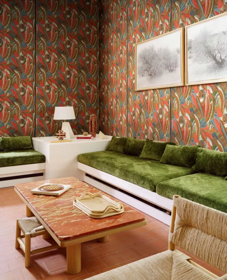 Mandrava 40760 Folklore